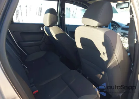 2011 Ford Focus Ses z USA, uszkodzony, nr VIN 1FAHP3GN0BW139424